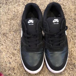 Nike Delta Force Sneakers. Men’s size 10.5